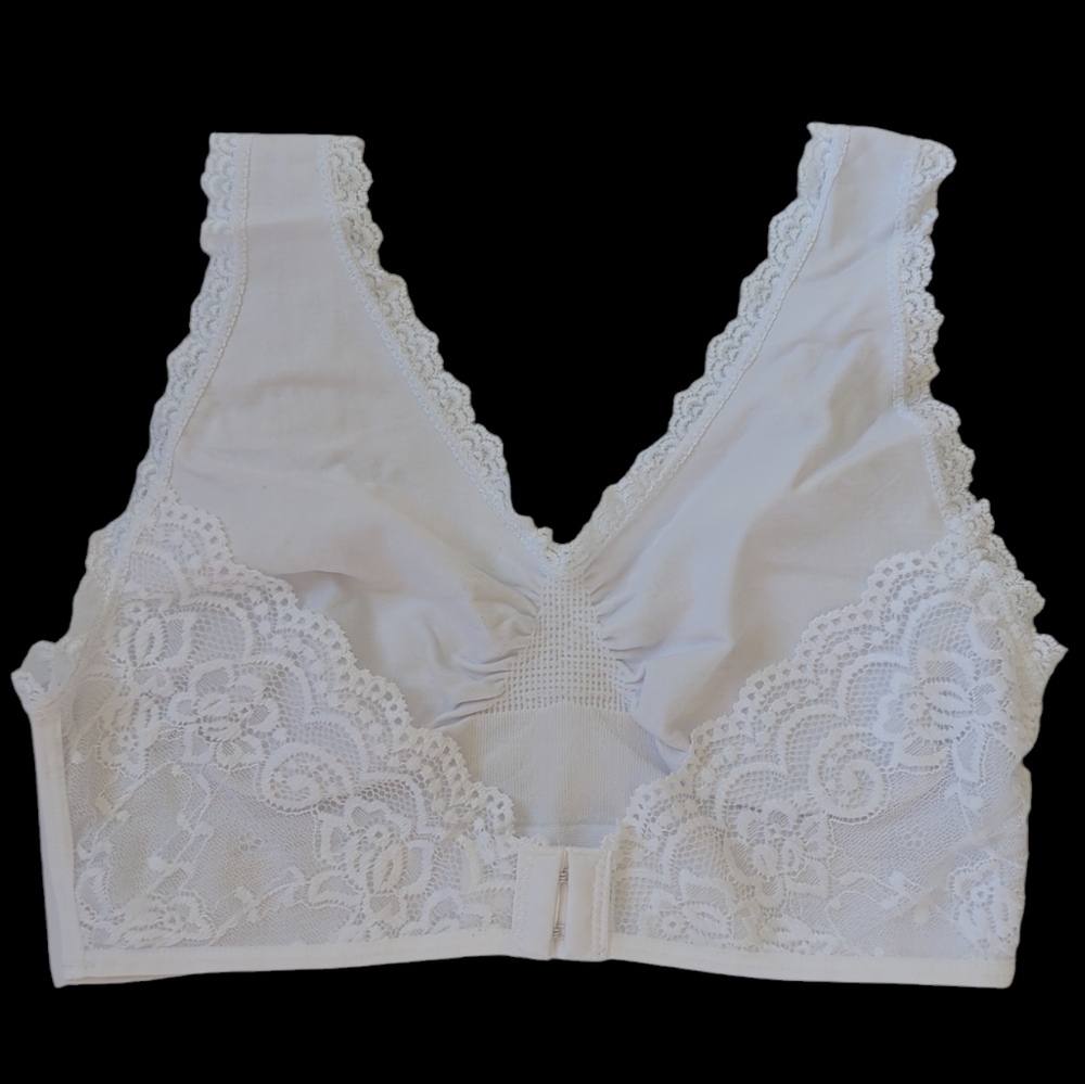 NWT Lovely Lace Front Hook Bra LARGE 40-42 White Lacey Soft Comfy FLAW